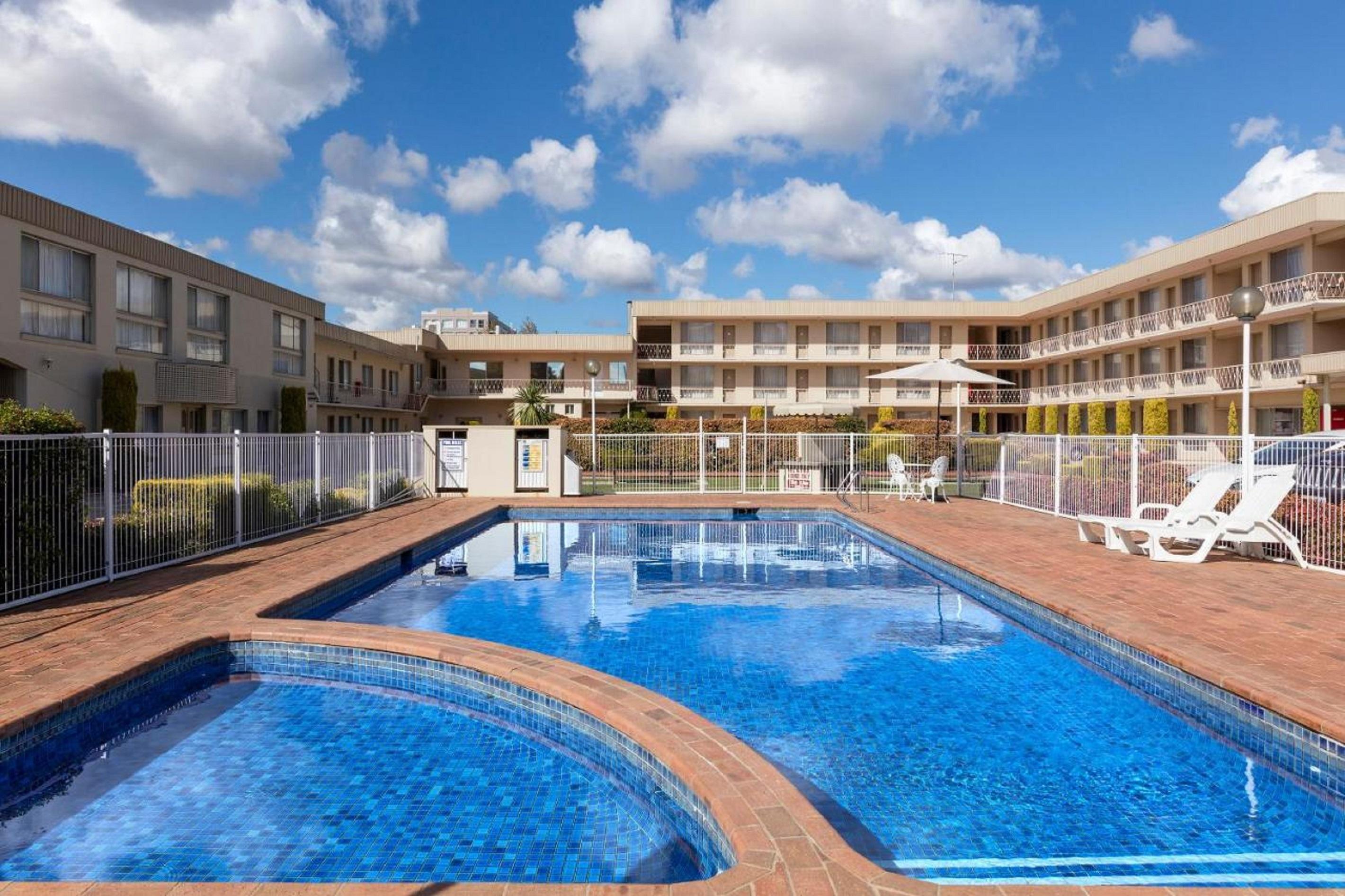Breakfree Queanbeyan Motel Exterior photo